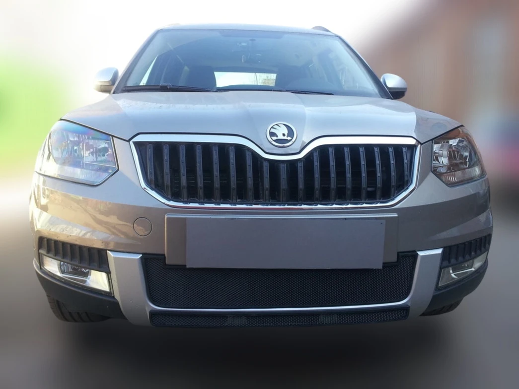 Комплект сеток black низ и центр для Skoda Yeti I Рестайлинг