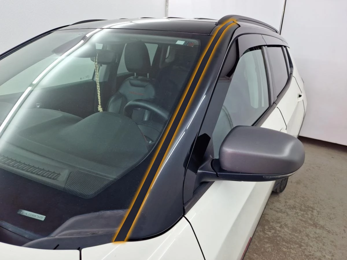 Водосток лобового стекла Премиум для Jeep Compass II Черный Стрелка 11 VP.080