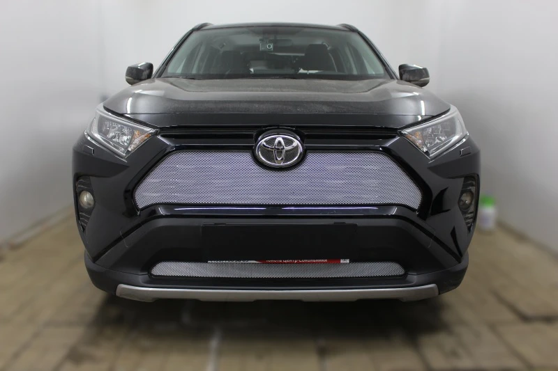 Комплект сеток chrome верх и низ для Toyota RAV4 V (XA50) Хром Стрелка 11 TRAV19.top.chrome-TRAV19.bot.chrome