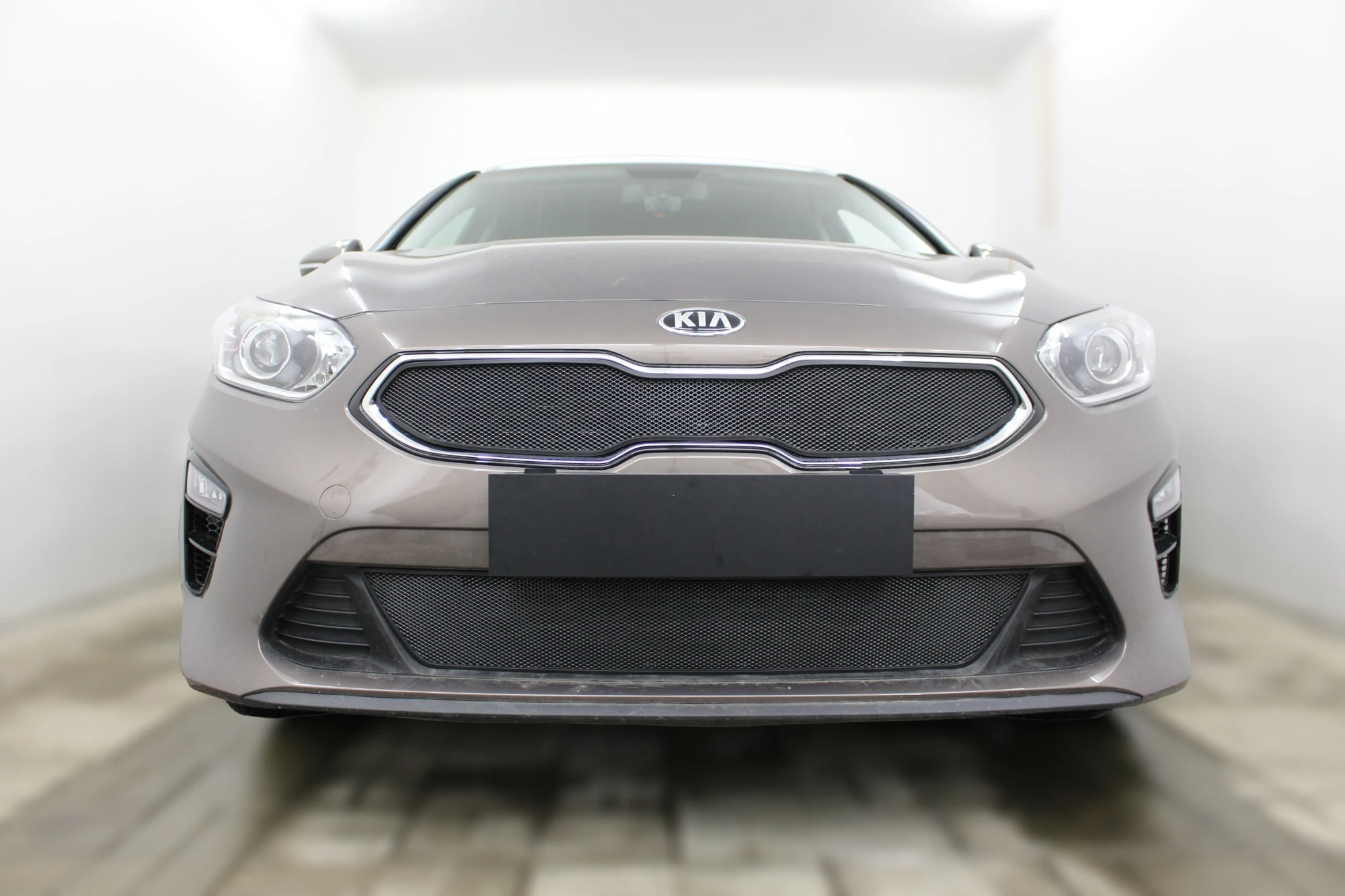 Комплект сеток black верх и низ для Kia Ceed III Черный Стрелка 11 KCIII18.top.black-KCIII18.bot.black