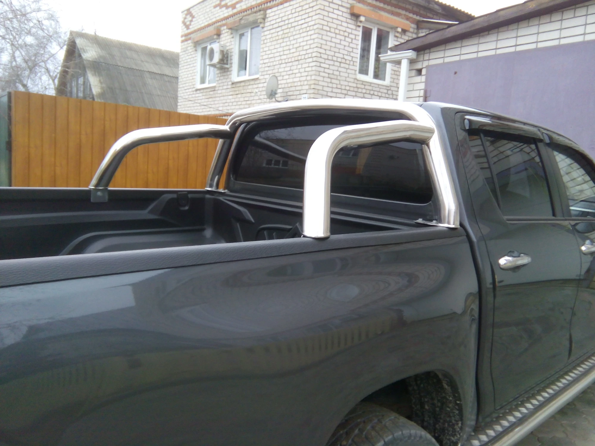 Защитные дуги d76 мм для Toyota Hilux VIII Рестайлинг  Юко THL.20.90-1