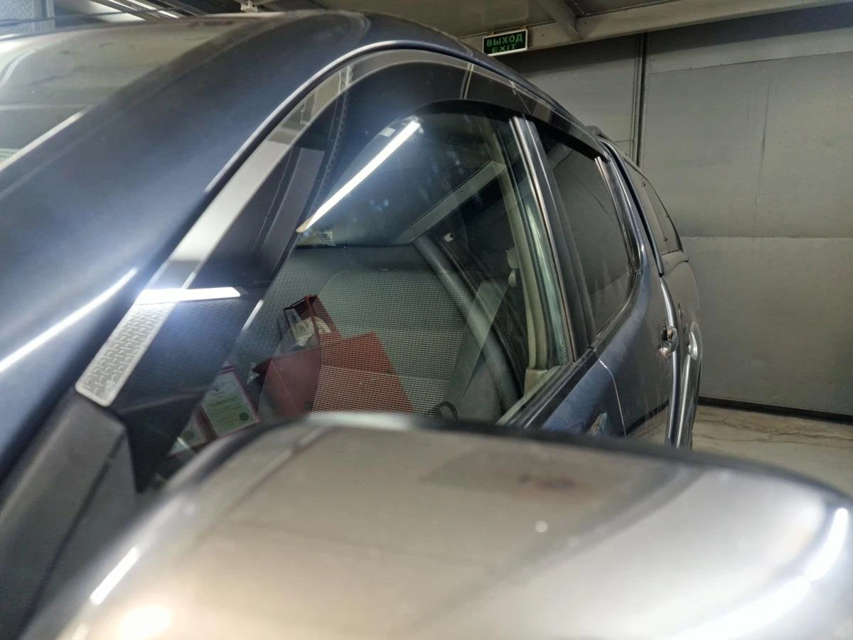 Дефлекторы окон 2D с хром накладками 4 шт. под наклоном для Mitsubishi L200 IV