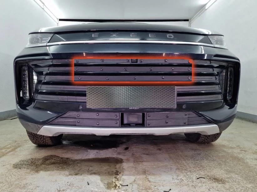 Зимняя заглушка радиатора к съемной сетке верх (4 части) для EXEED TXL I Рестайлинг 1