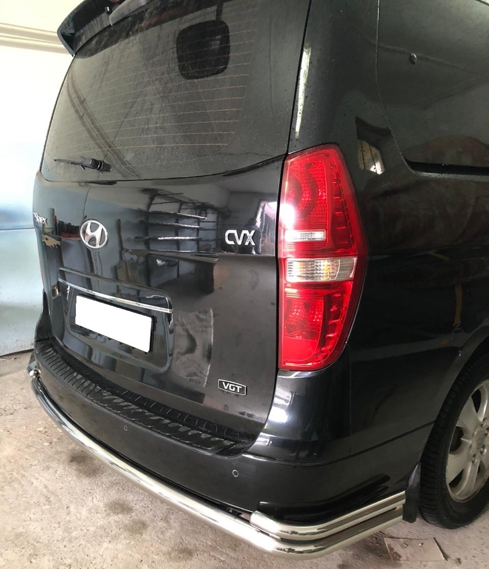 Защита заднего бампера угловая большая двойная d60/42 мм для Hyundai Grand Starex I Рестайлинг