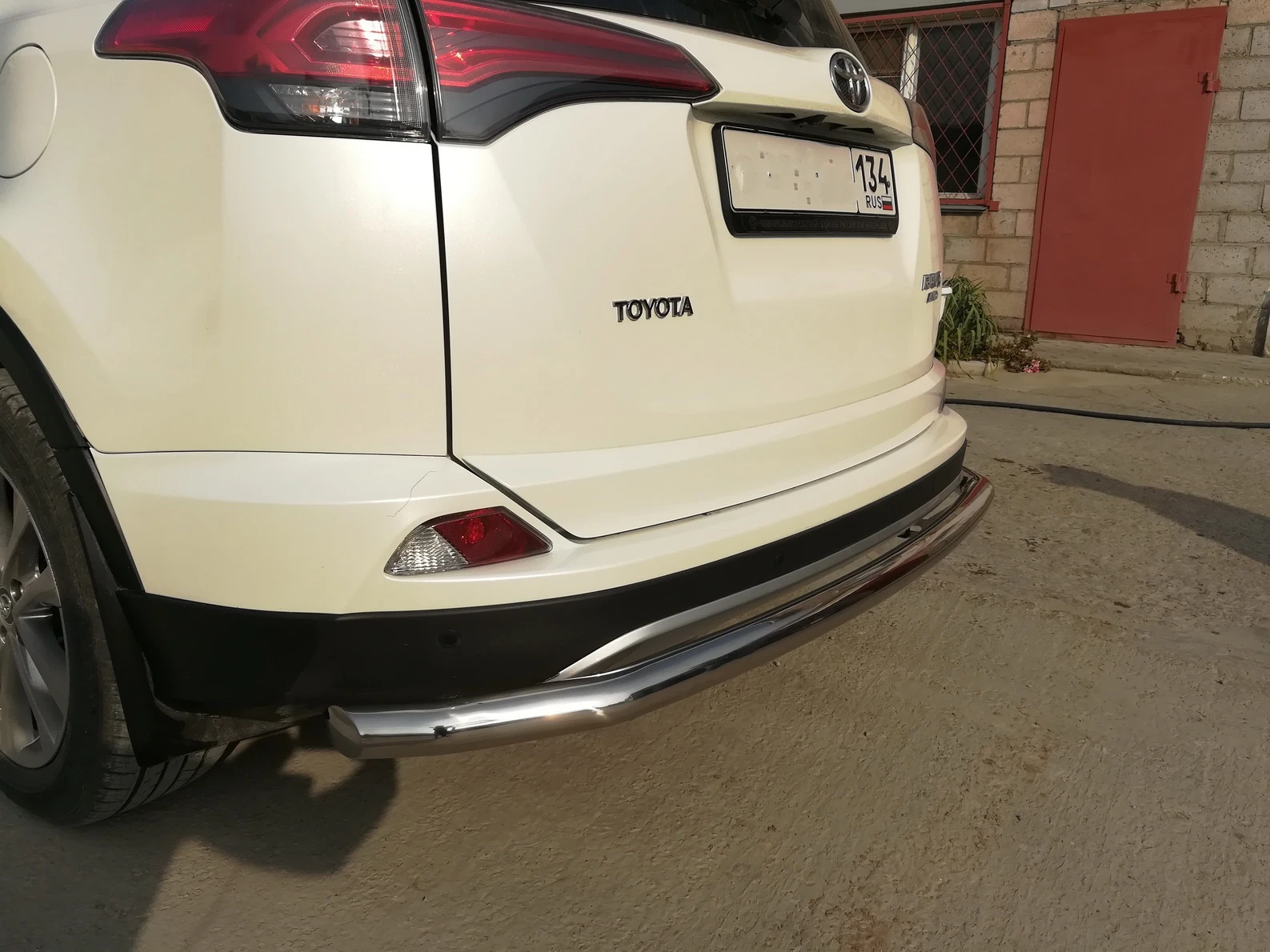 Защита заднего бампера d60 мм для Toyota RAV4 IV (XA40) Рестайлинг  Юко TRAV.15.14