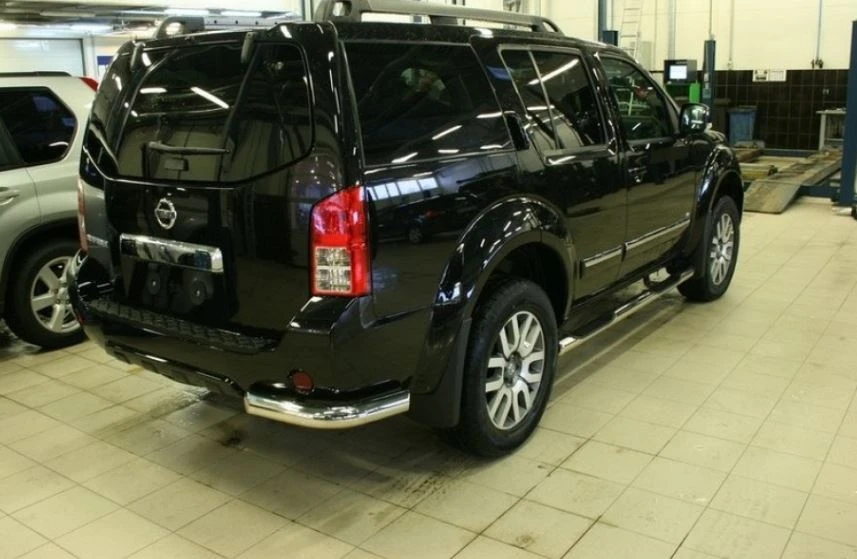 Защита заднего бампера угловая d76 мм для Nissan Pathfinder III  Юко NPF.04.17