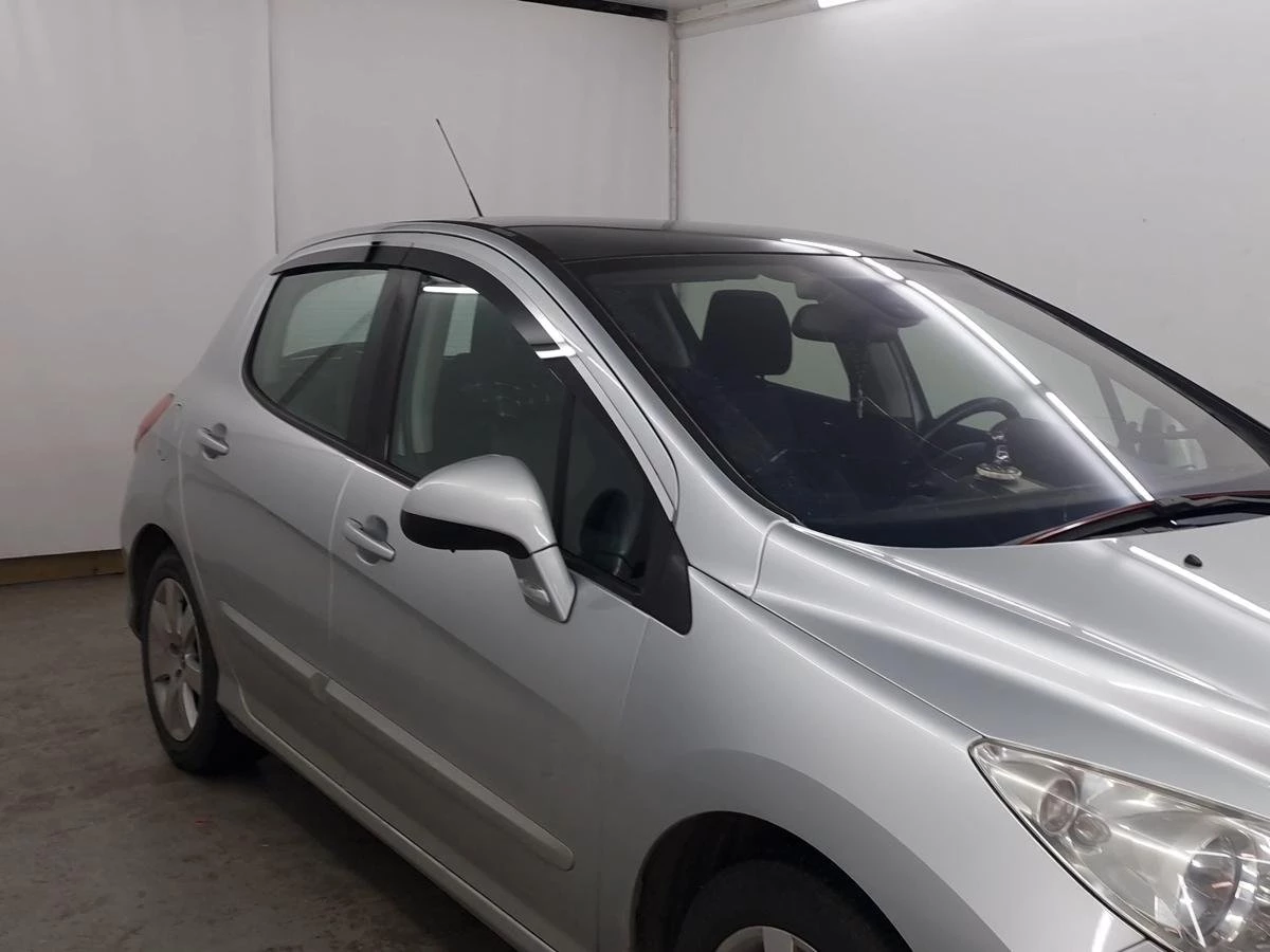 Дефлекторы окон 2D с хром накладками 4 шт. под наклоном для Peugeot 308 I