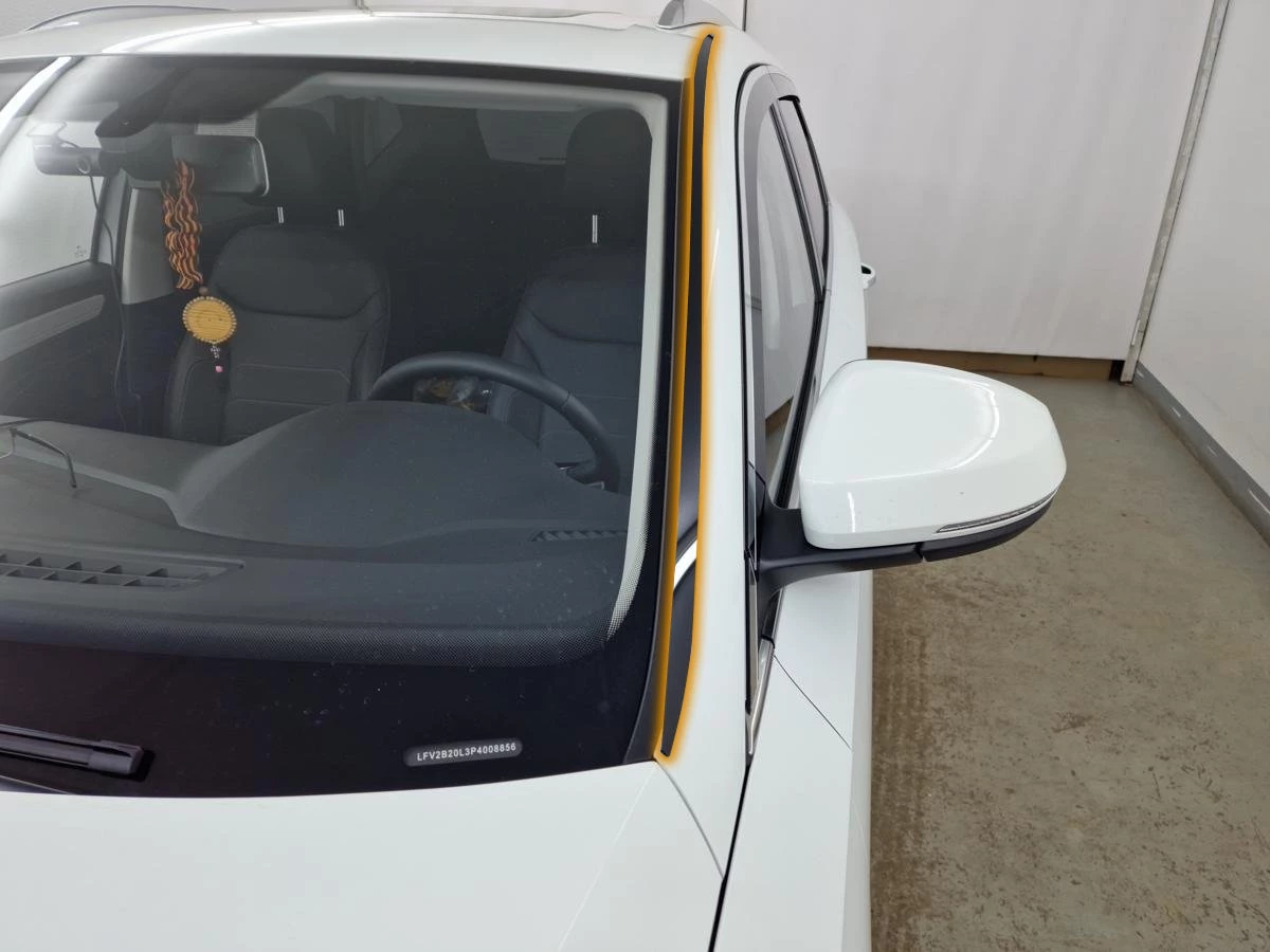 Водосток лобового стекла Премиум для Jetta VS5