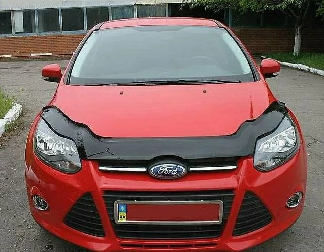Дефлектор капота темный для Ford Focus III