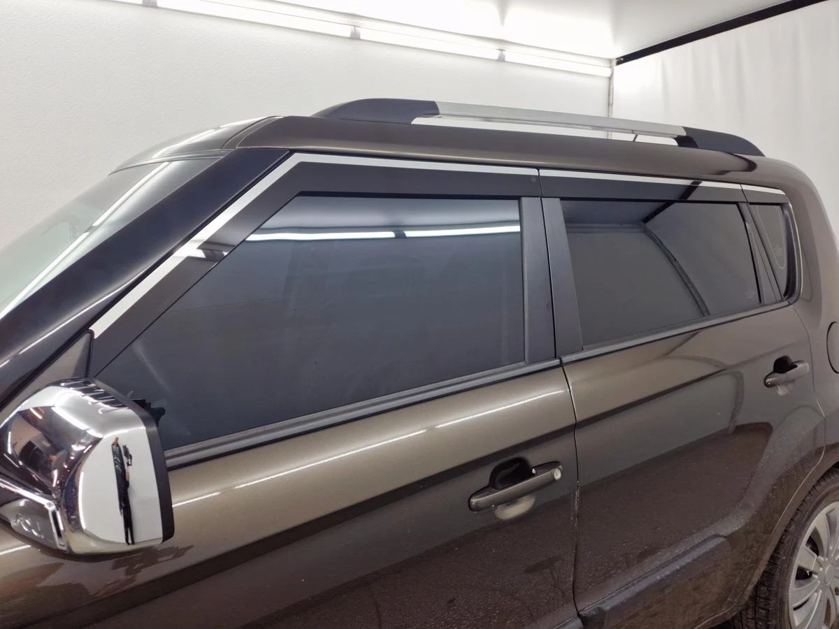 Дефлекторы окон с хром накладками 2D 6 шт для Kia Soul I