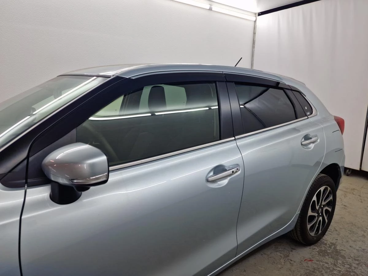 Дефлекторы окон 2D 6 шт (для рынка ОАЭ) для Suzuki Baleno III Черные Стрелка 11 2D130-6.S11