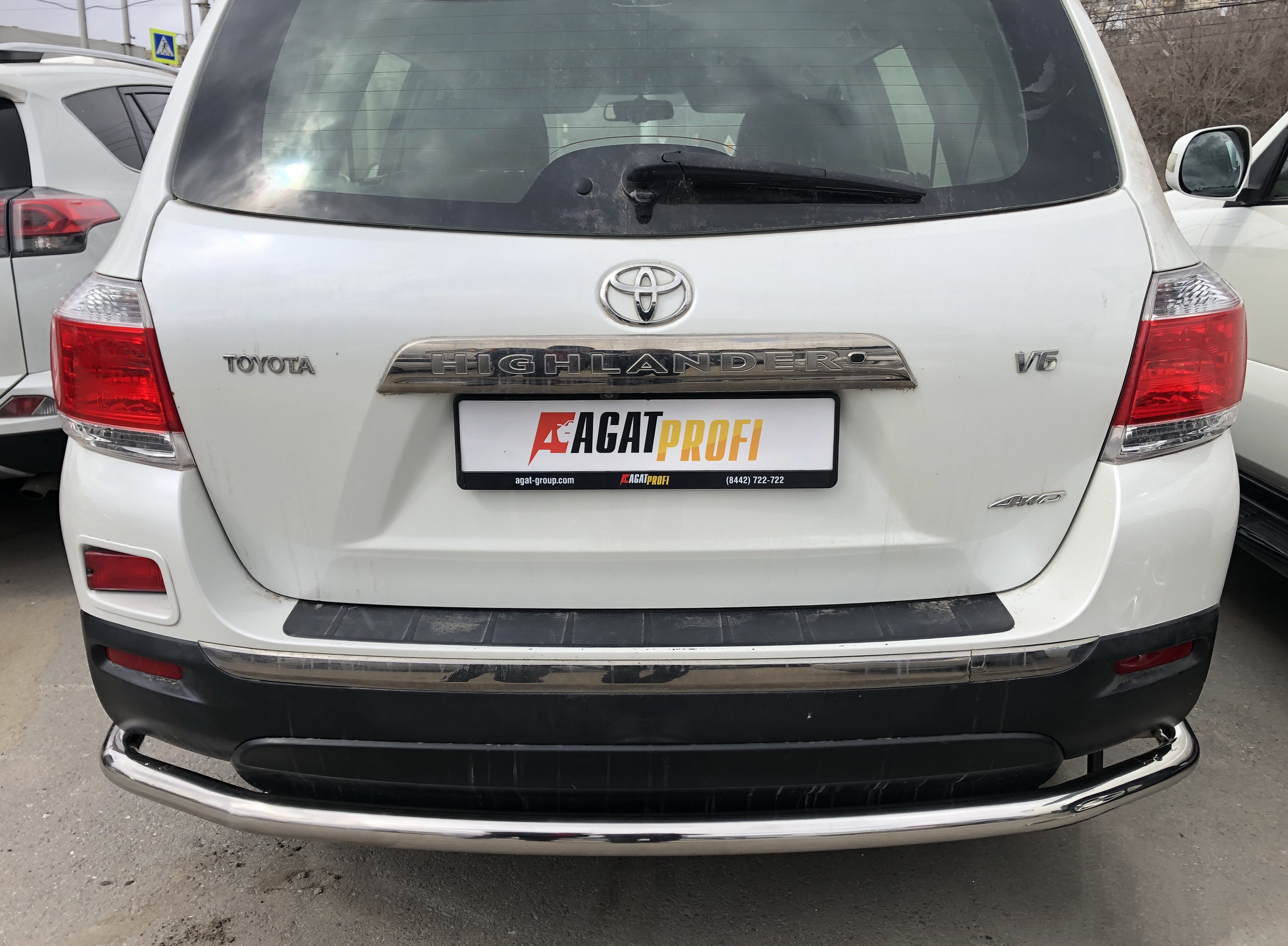 Защита заднего бампера угловая большая d60 мм для Toyota Highlander II (U40) Рестайлинг