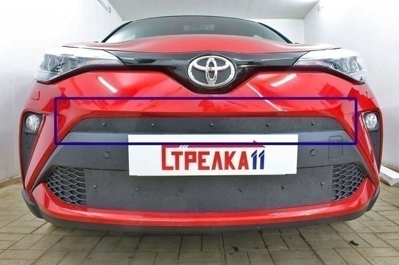 Зимняя заглушка радиатора на стяжке верх для Toyota C-HR I Рестайлинг Черный Стрелка 11 ZZ.TCHR19.top