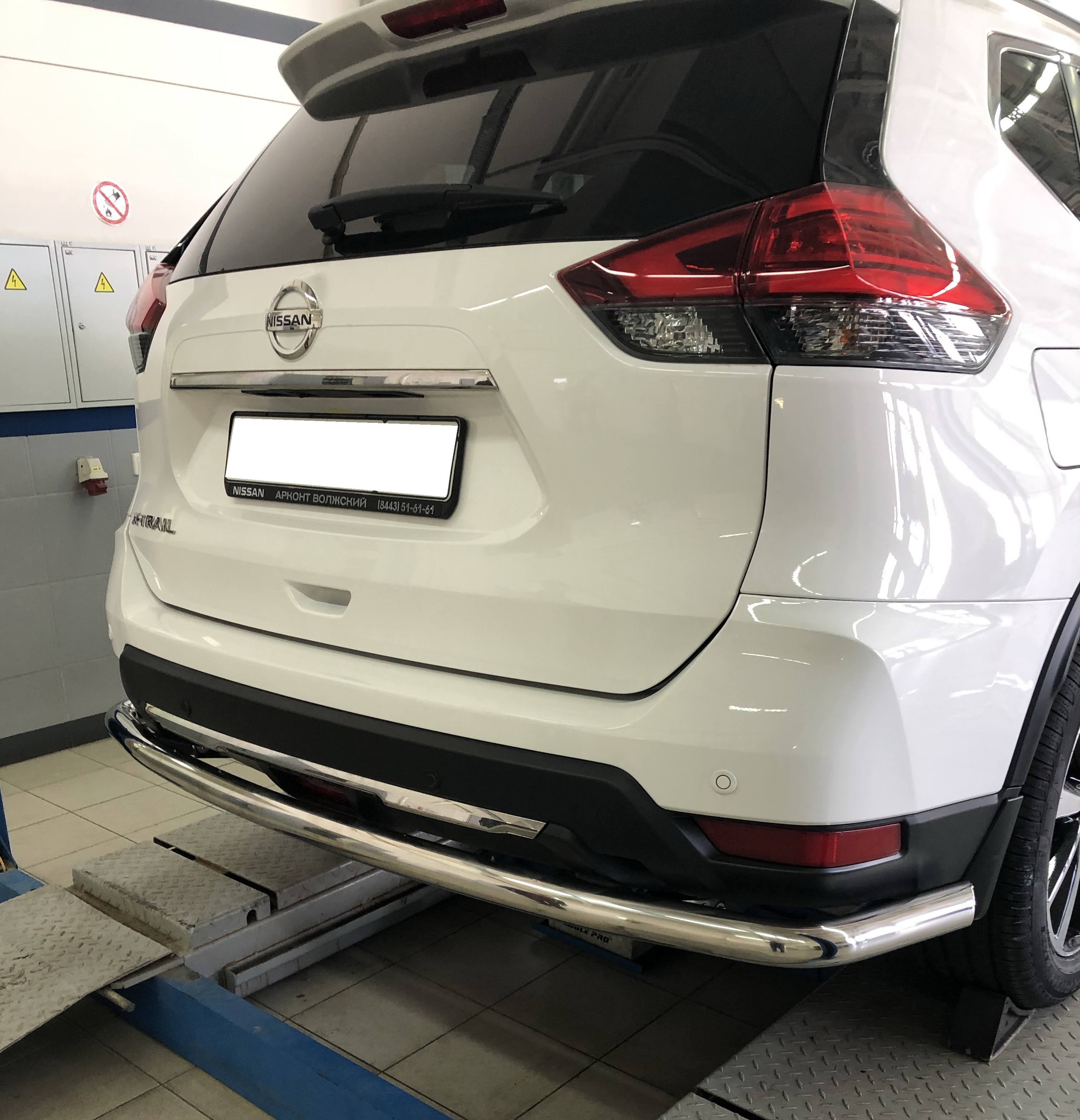 Защита заднего бампера угловая большая d60 мм для Nissan X-Trail III Рестайлинг