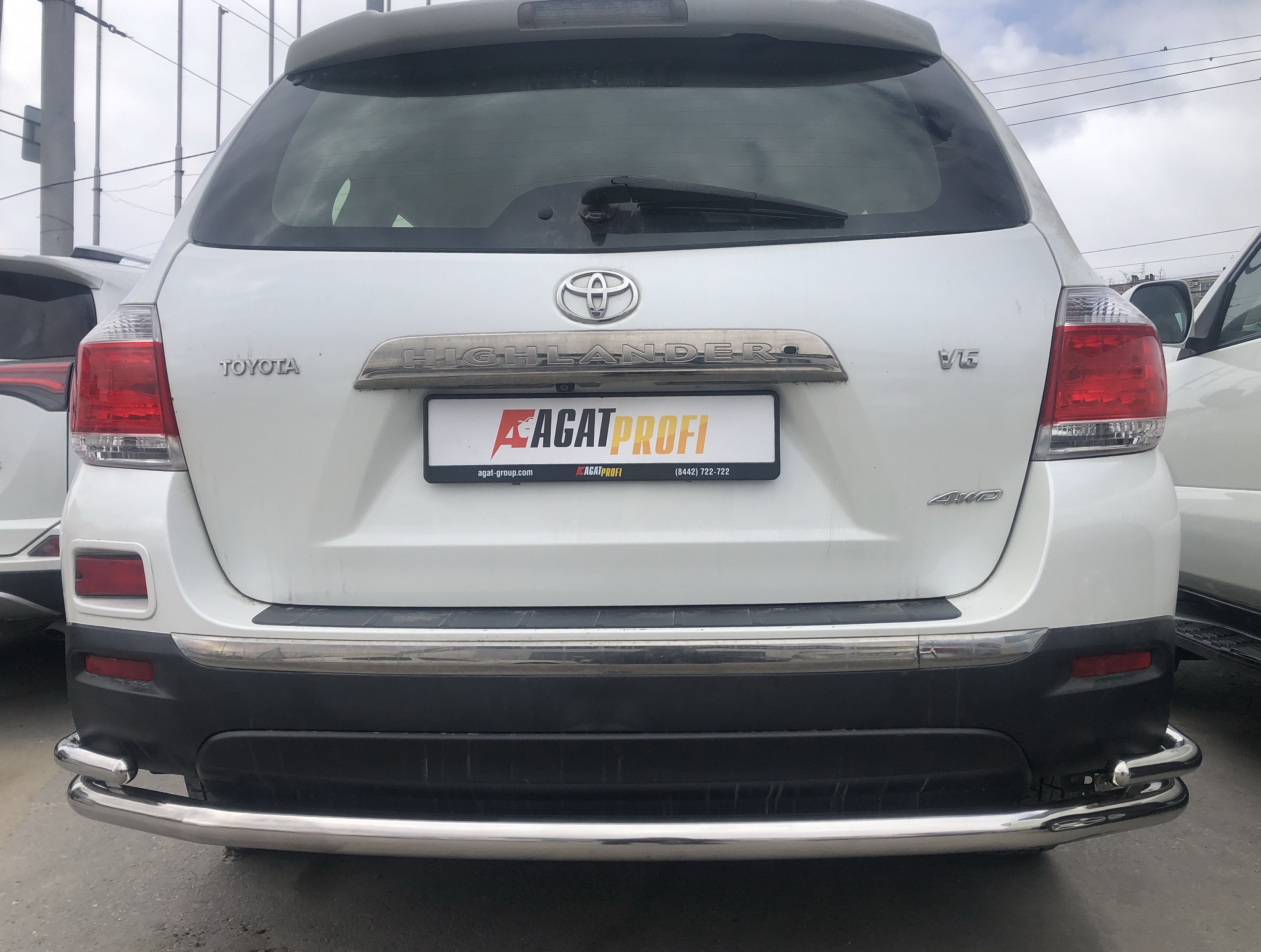 Защита заднего бампера угловая большая двойная d60/42 мм для Toyota Highlander II (U40) Рестайлинг