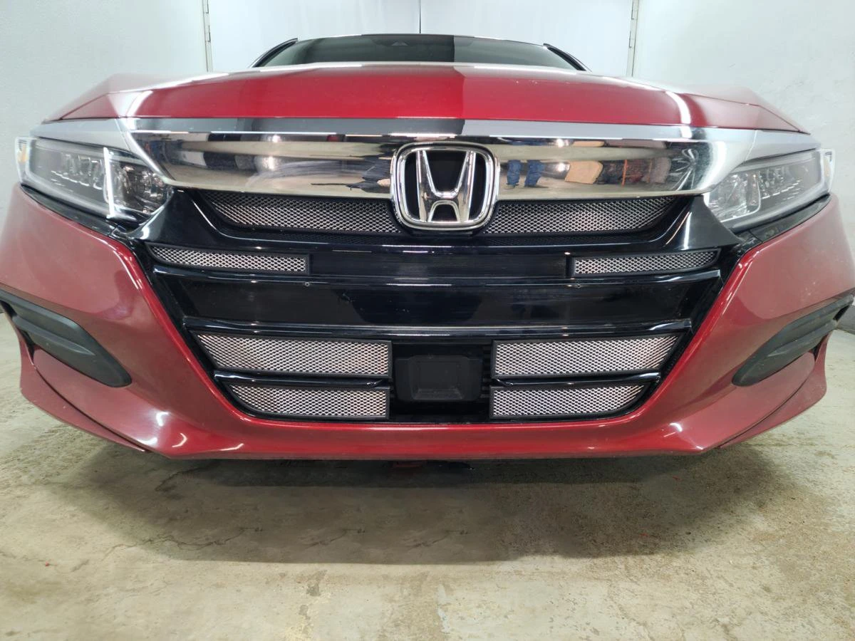 Комплект сеток chrome верх 4 части и низ 4 части для Honda Accord X Хром Стрелка 11 HONAC19.top.chrome-HONAC19.bot.chrome