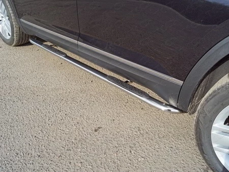 Пороги овальные гнутые с накладкой 75х42 мм для Volkswagen Teramont I