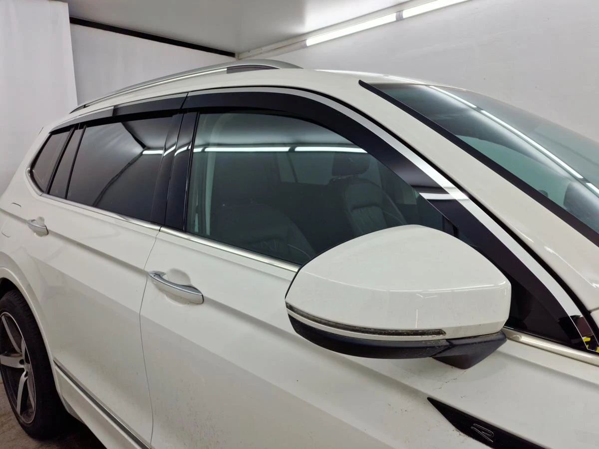 Дефлекторы окон 2D с хром накладками 6 шт. под наклоном для Volkswagen Tiguan II