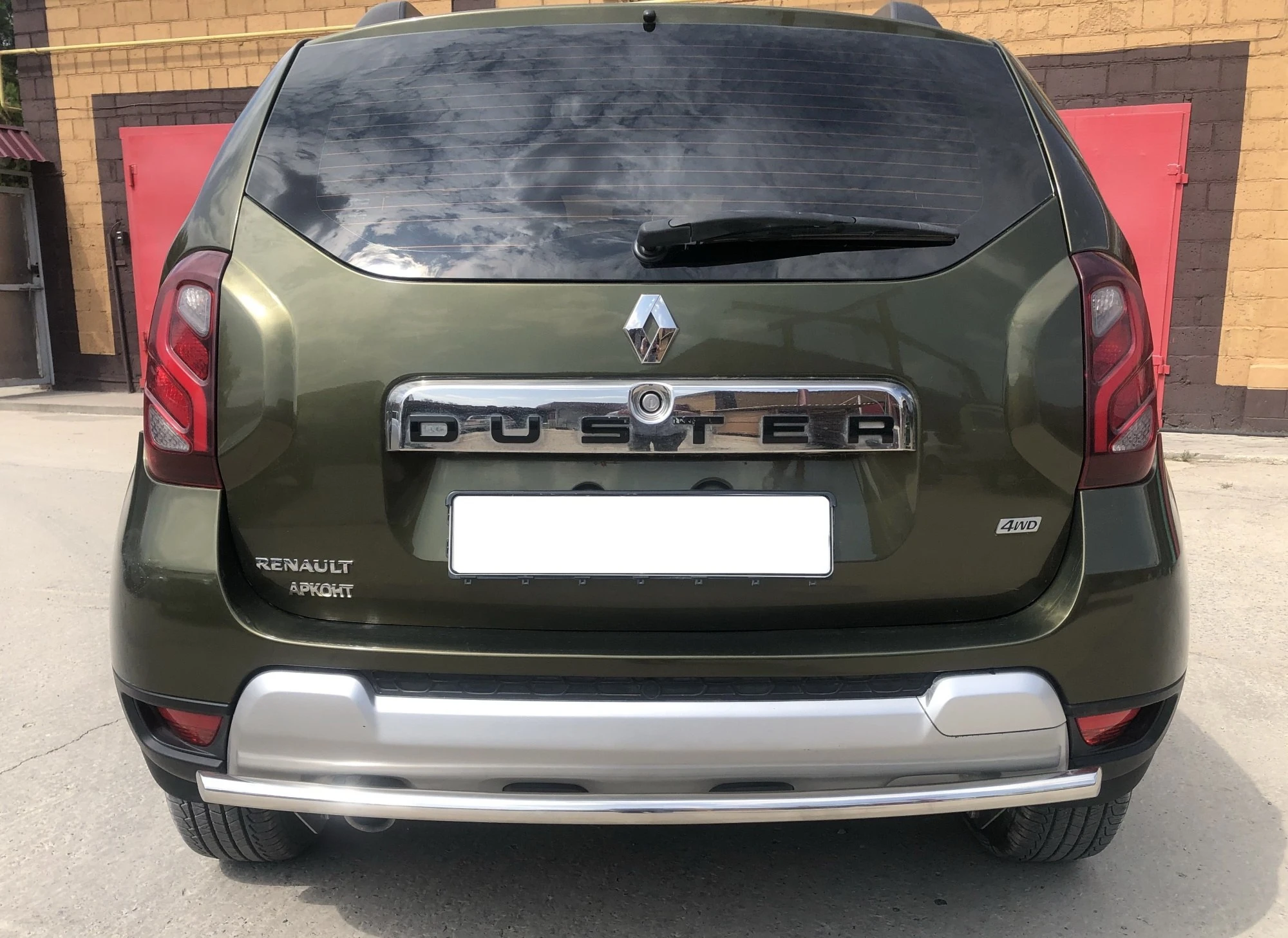 Защита заднего бампера d42 мм для Renault Duster I Рестайлинг  Юко RD.17.16