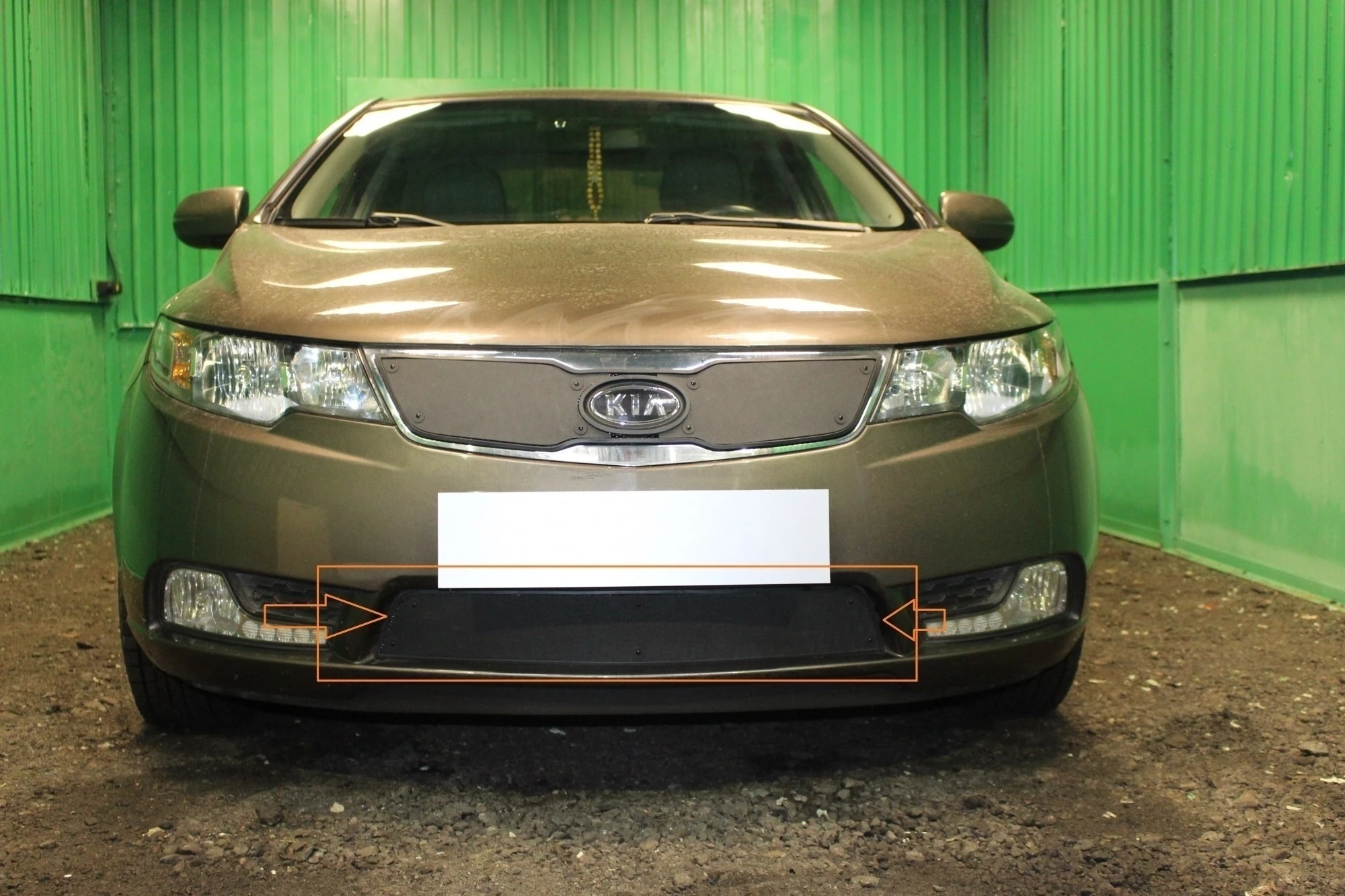 Зимняя заглушка радиатора к съемной сетке низ для Kia Cerato II