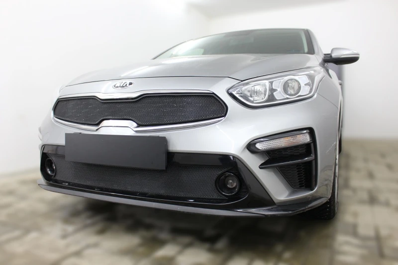 Комплект сеток black верх и низ для Kia Cerato IV Черный Стрелка 11 KCER18.top.black-KCER18.bot.black