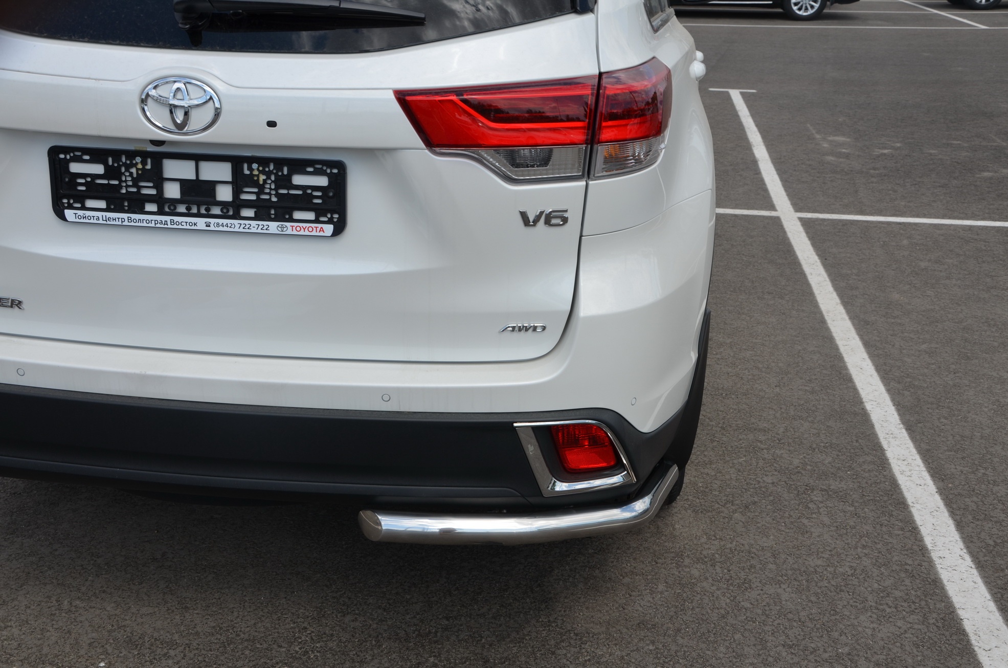 Защита заднего бампера угловая d60 мм для Toyota Highlander III (U50) Рестайлинг