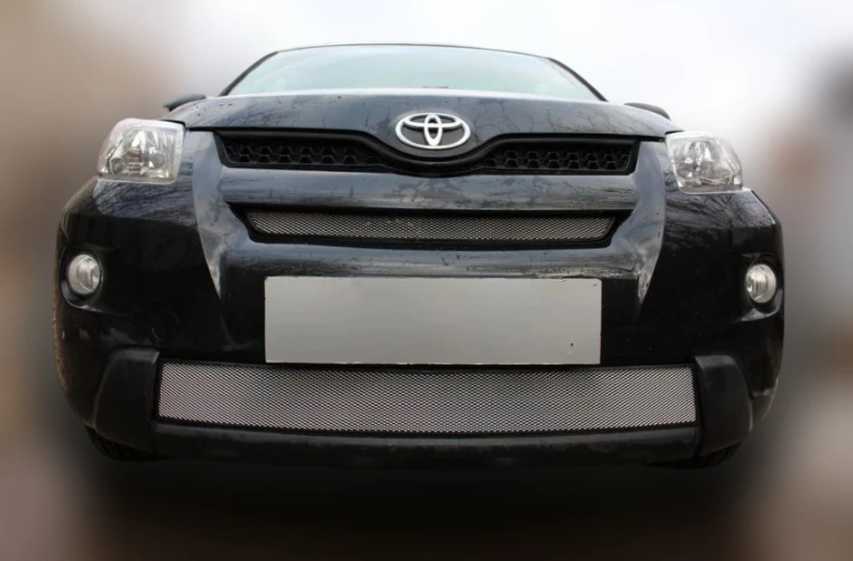 Комплект сеток chrome верх и низ для Toyota Urban Cruiser
