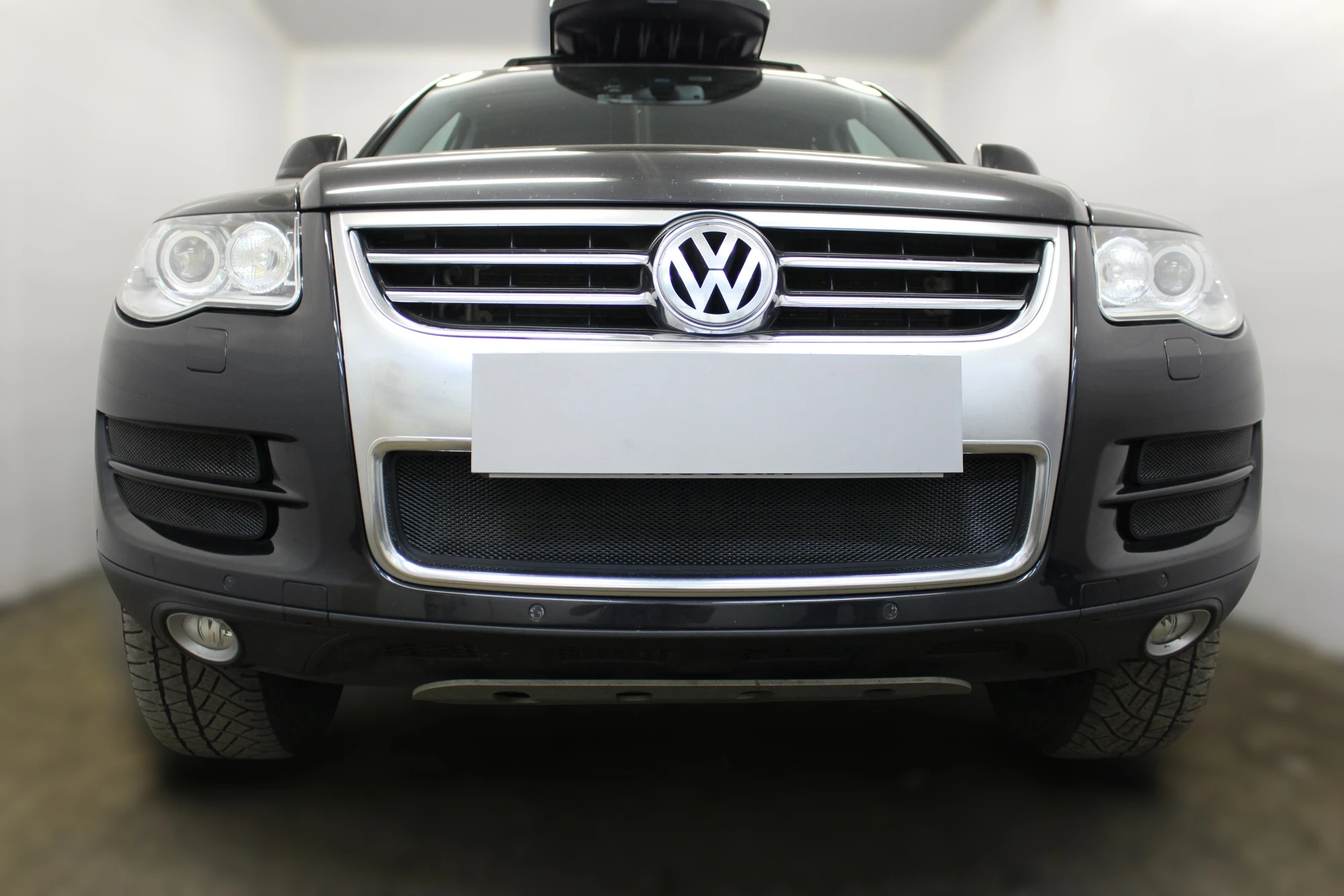 Комплект сеток black низ и бок 4 части для Volkswagen Touareg I Рестайлинг