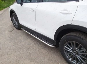 Пороги с площадкой 42,4 мм для Mazda CX-5 II  ТСС MAZCX517-19