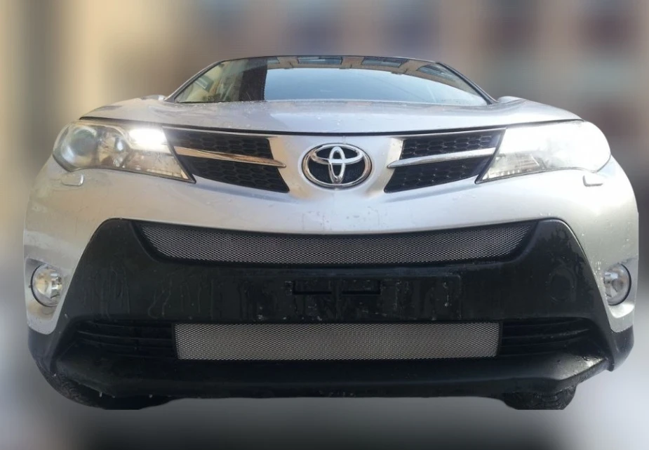 Комплект сеток chrome верх и низ для Toyota RAV4 IV (XA40)