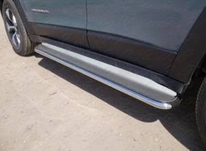 Пороги с площадкой (нерж. лист) 42,4 мм для Jeep Cherokee V (KL) Рестайлинг Серый