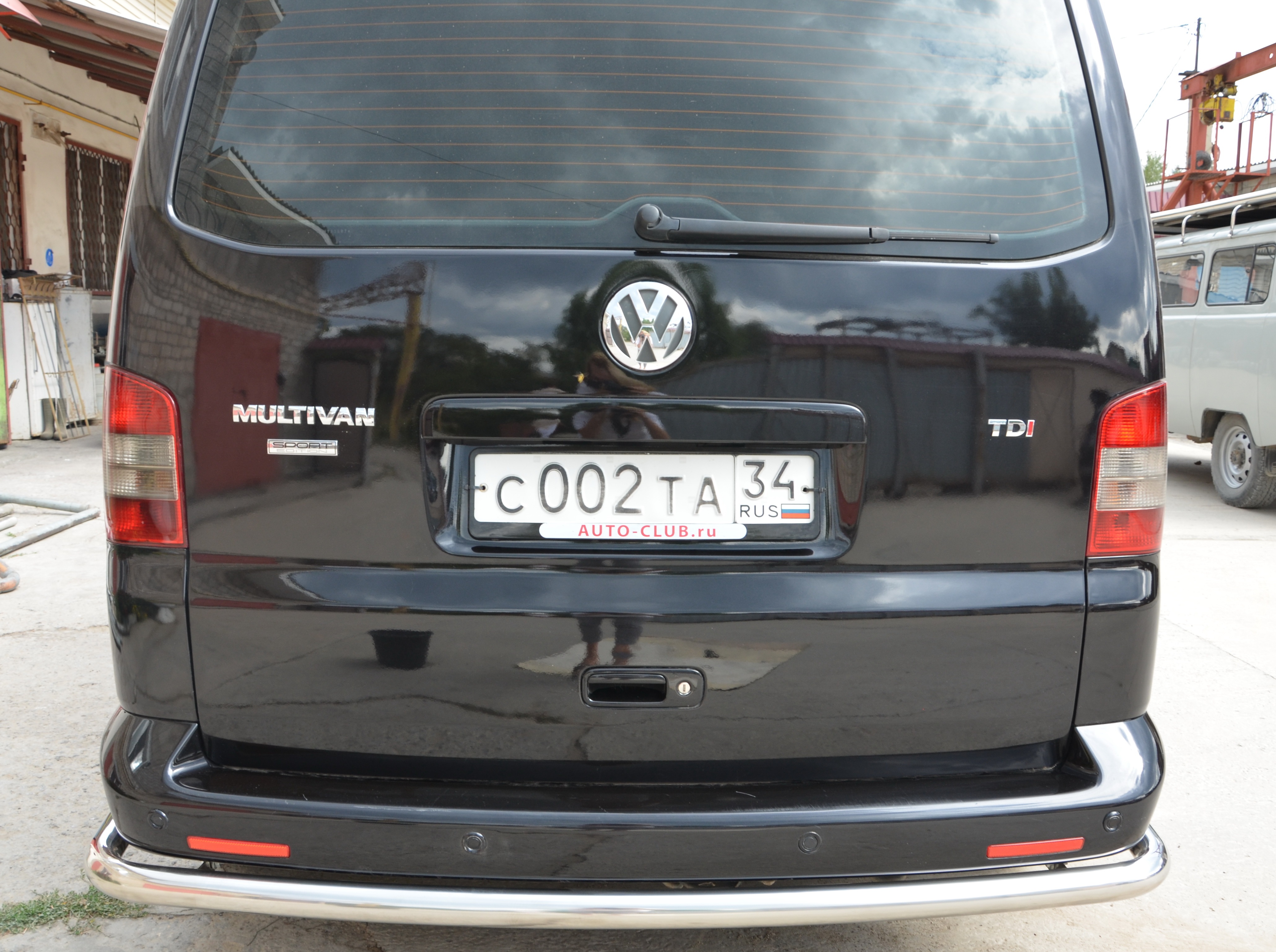 Защита заднего бампера угловая большая d60 мм для Volkswagen Multivan T5
