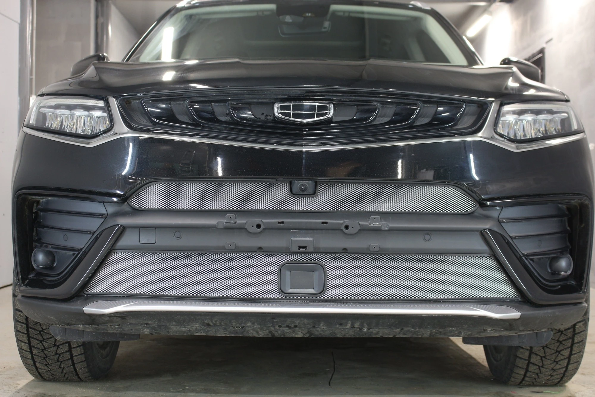 Комплект сеток chrome верх с камерой и низ для Geely Tugella I