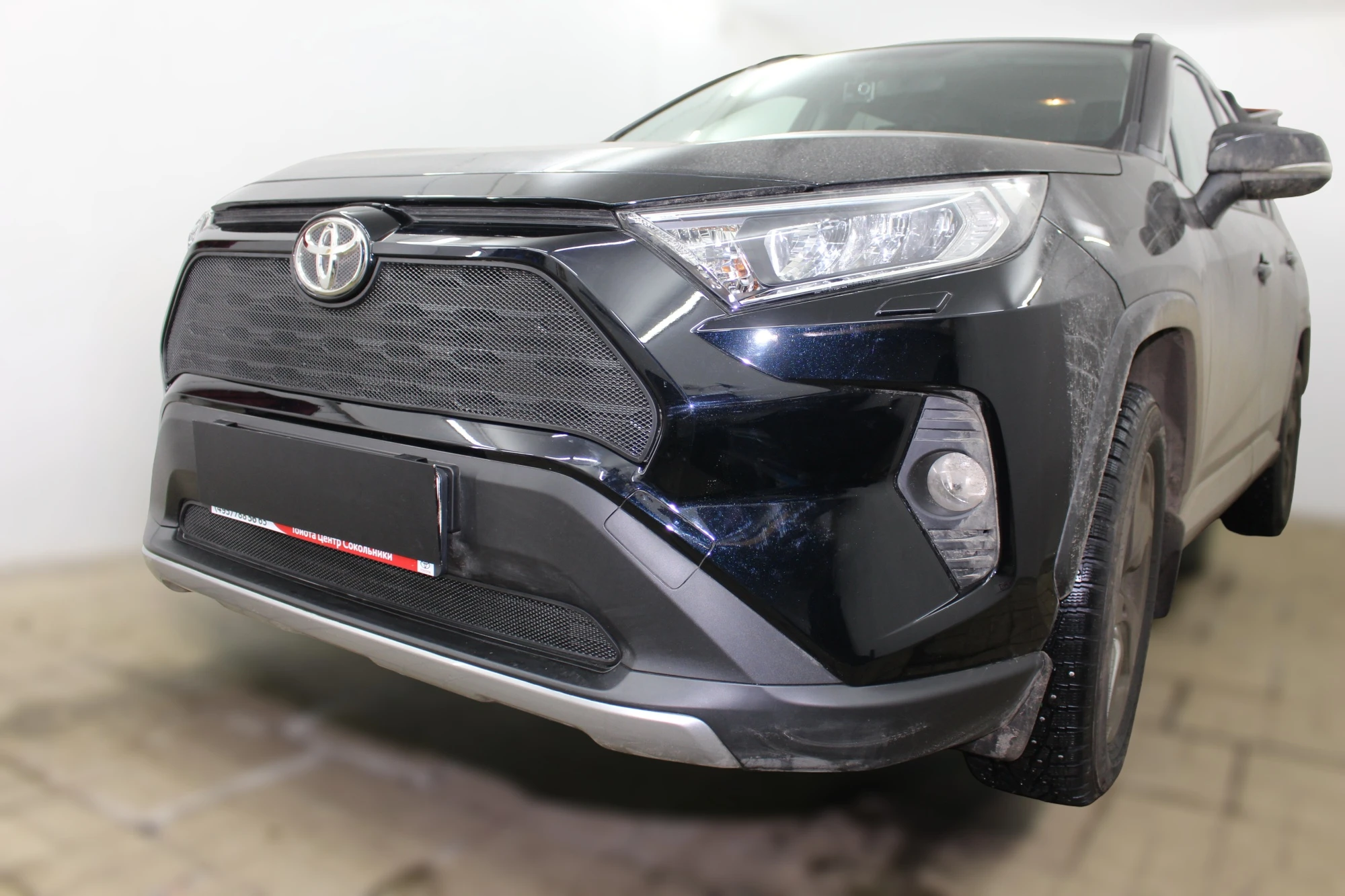 Комплект сеток black верх и низ для Toyota RAV4 V (XA50)