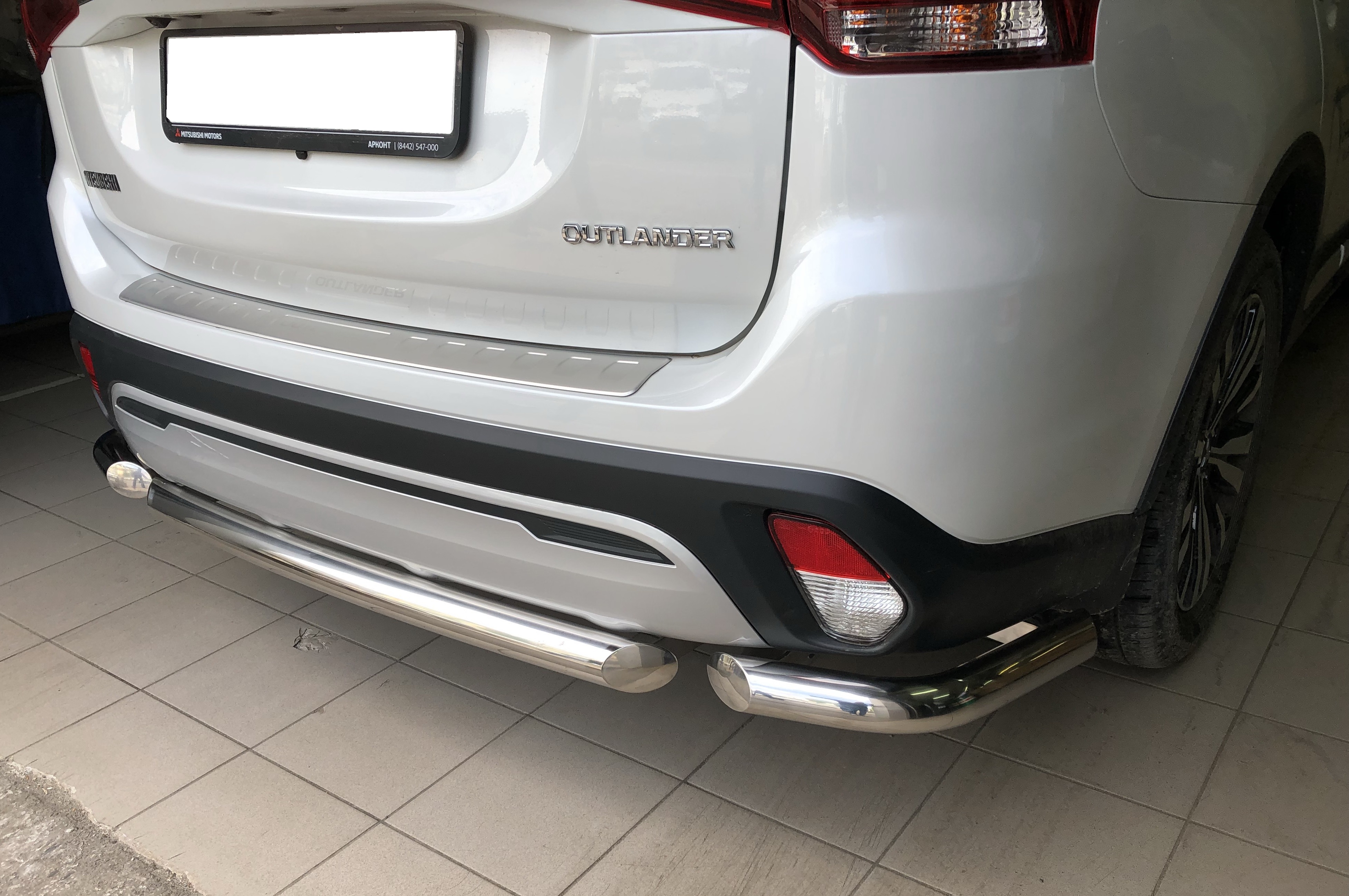 Защита заднего бампера центральная d60 мм для Mitsubishi Outlander III Рестайлинг 3