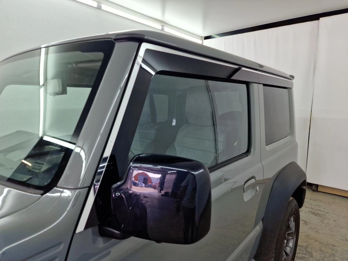 Дефлекторы окон 2D с хром накладками 4 шт. для Suzuki Jimny IV