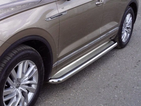 Пороги с площадкой (нерж. лист) 60,3 мм для Volkswagen Touareg III Рестайлинг Серый ТСС VWTOUAR18-31