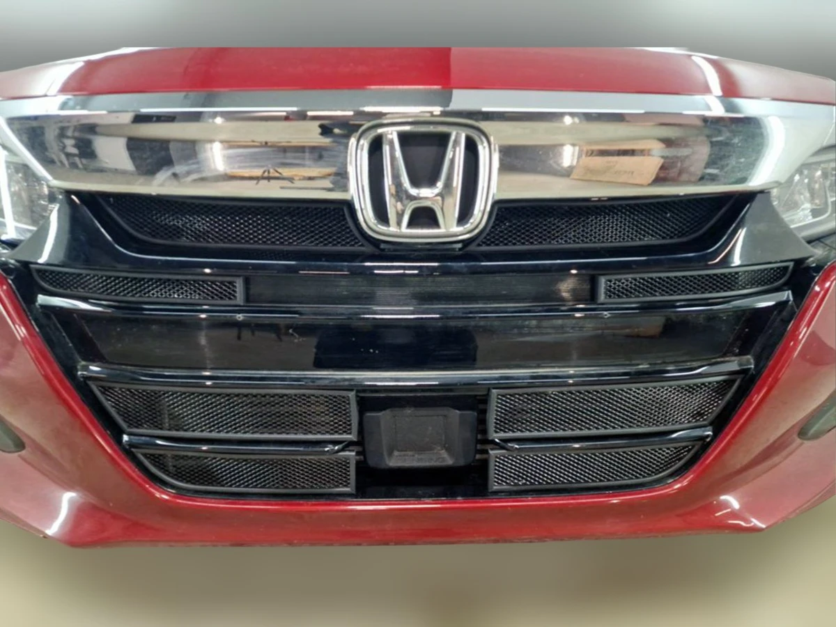 Комплект сеток black верх 4 части и низ 4 части для Honda Accord X Черный Стрелка 11 HONAC19.top.black-HONAC19.bot.black