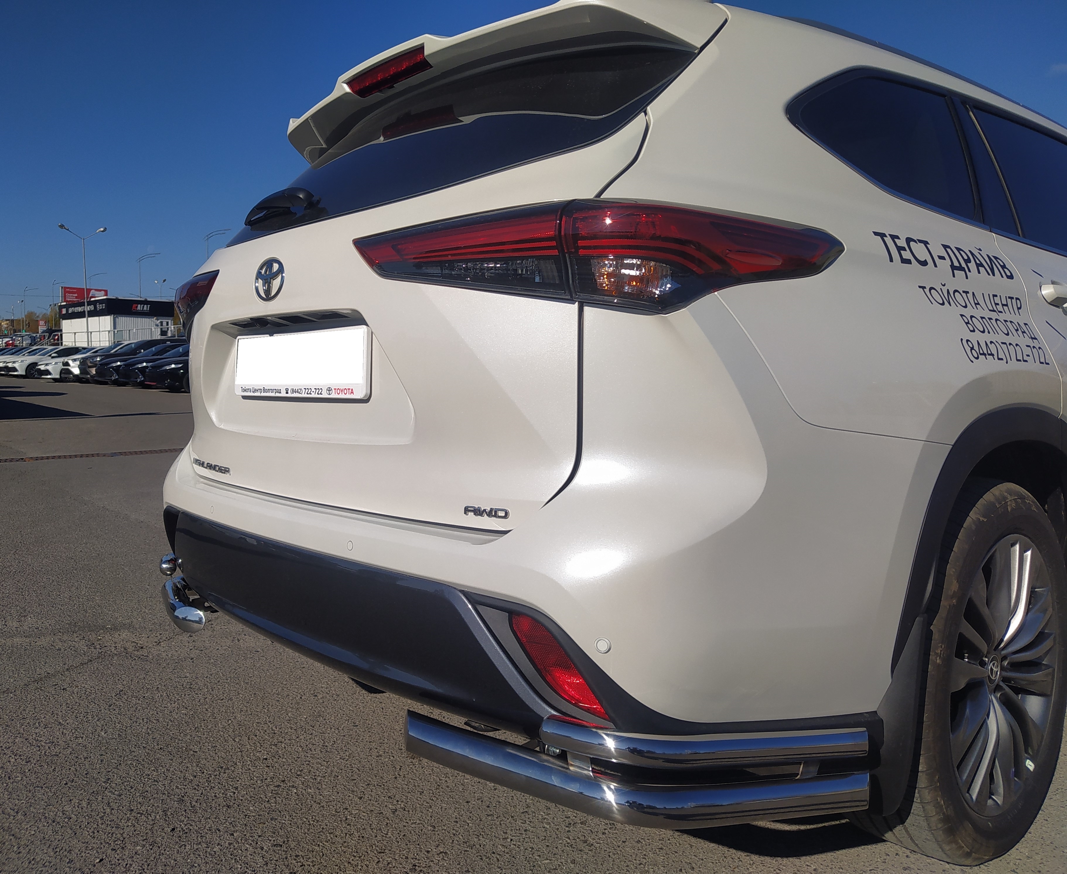 Защита заднего бампера угловая двойная d60/42 мм для Toyota Highlander IV (U70)