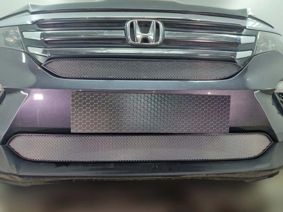 Комплект сеток chrome верх и низ для Honda Pilot III Хром