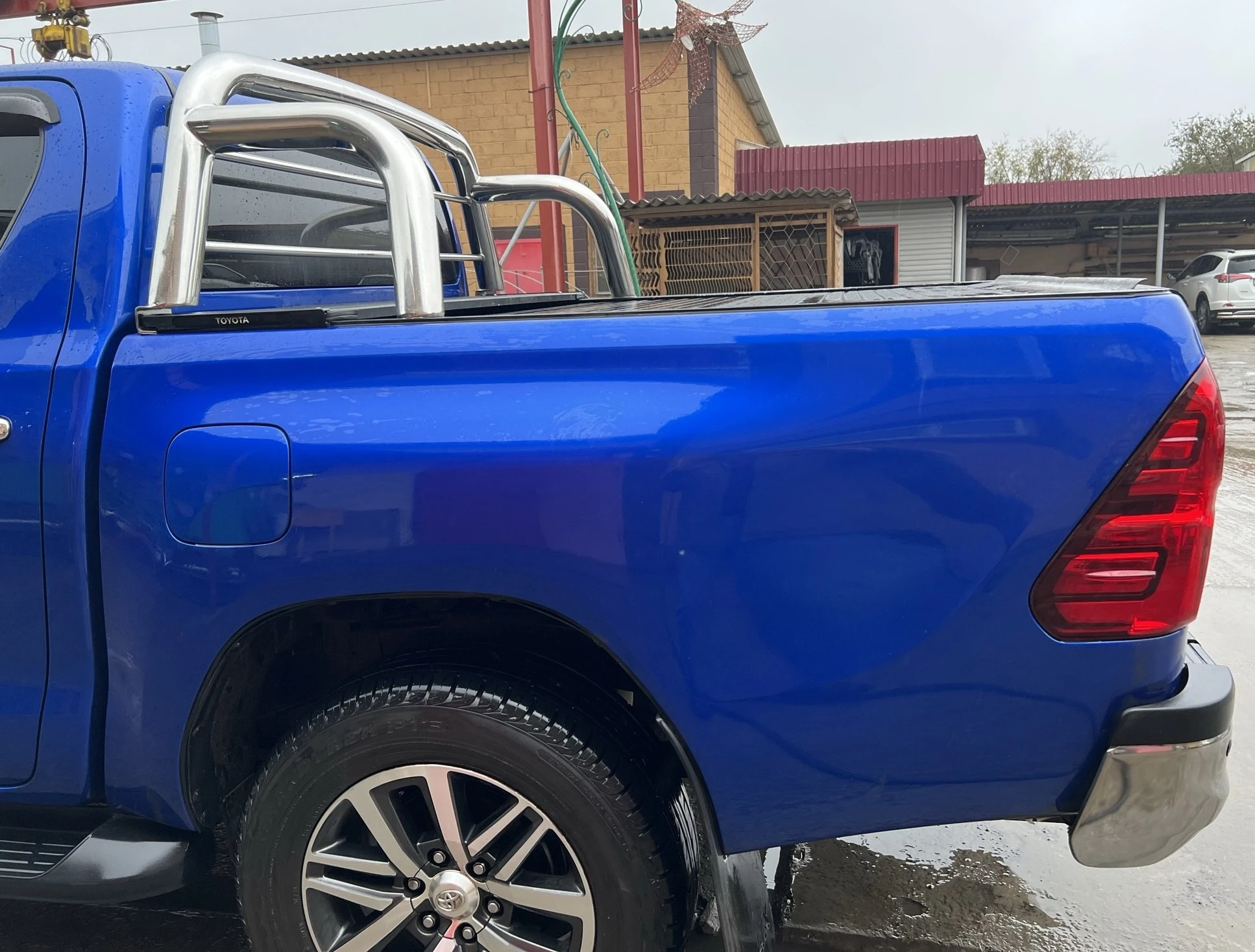 Защитные дуги на крышку «ролетта» d76/20 мм для Toyota Hilux VIII Рестайлинг  Юко THLX.21.90-11