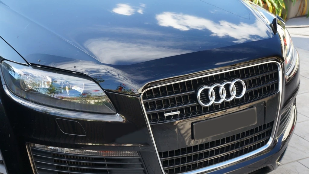 Дефлектор капота темный для Audi Q7 I (4L) Рестайлинг