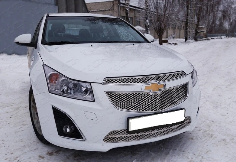 Решетка радиатора верх треугольник для Chevrolet Cruze I Рестайлинг