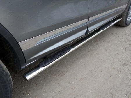 Пороги овальные с накладкой 75х42 мм для Volkswagen Touareg II Рестайлинг