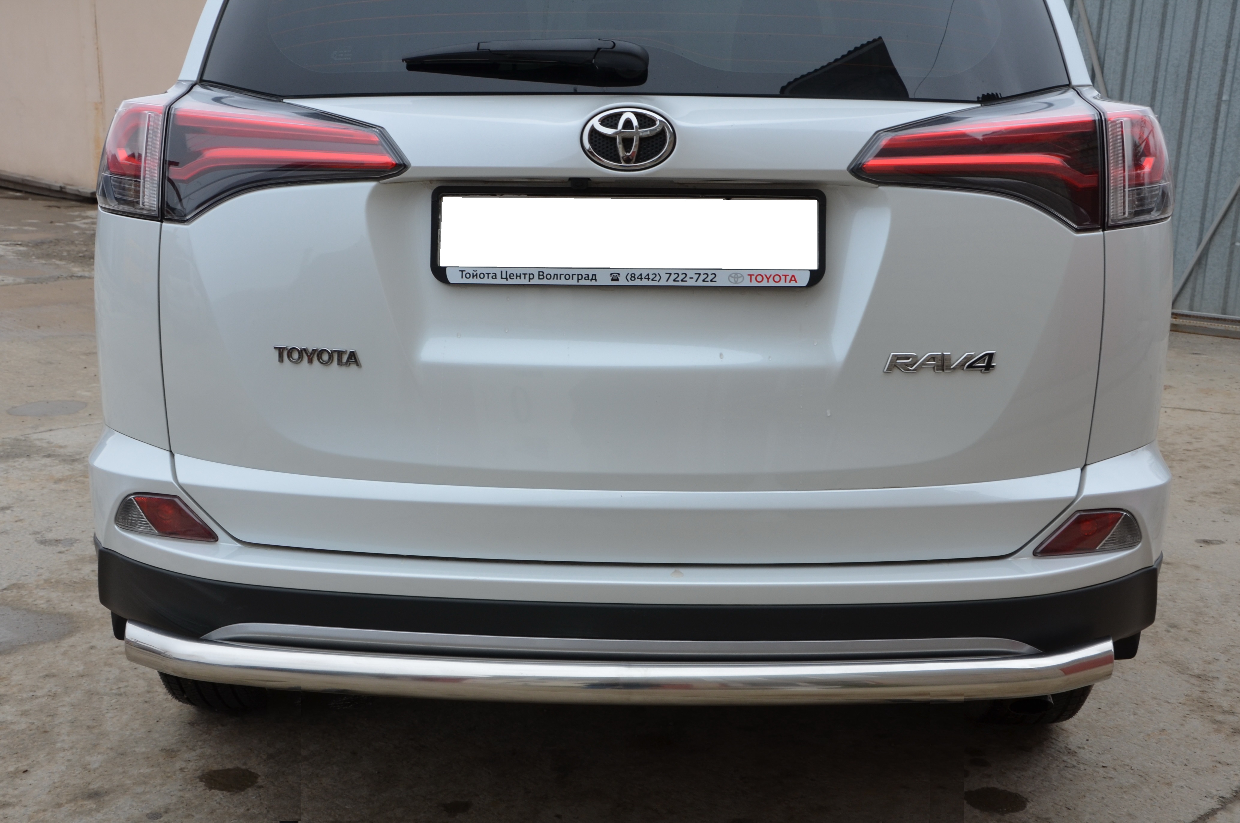 Защита заднего бампера d60 мм для Toyota RAV4 IV (XA40) Рестайлинг