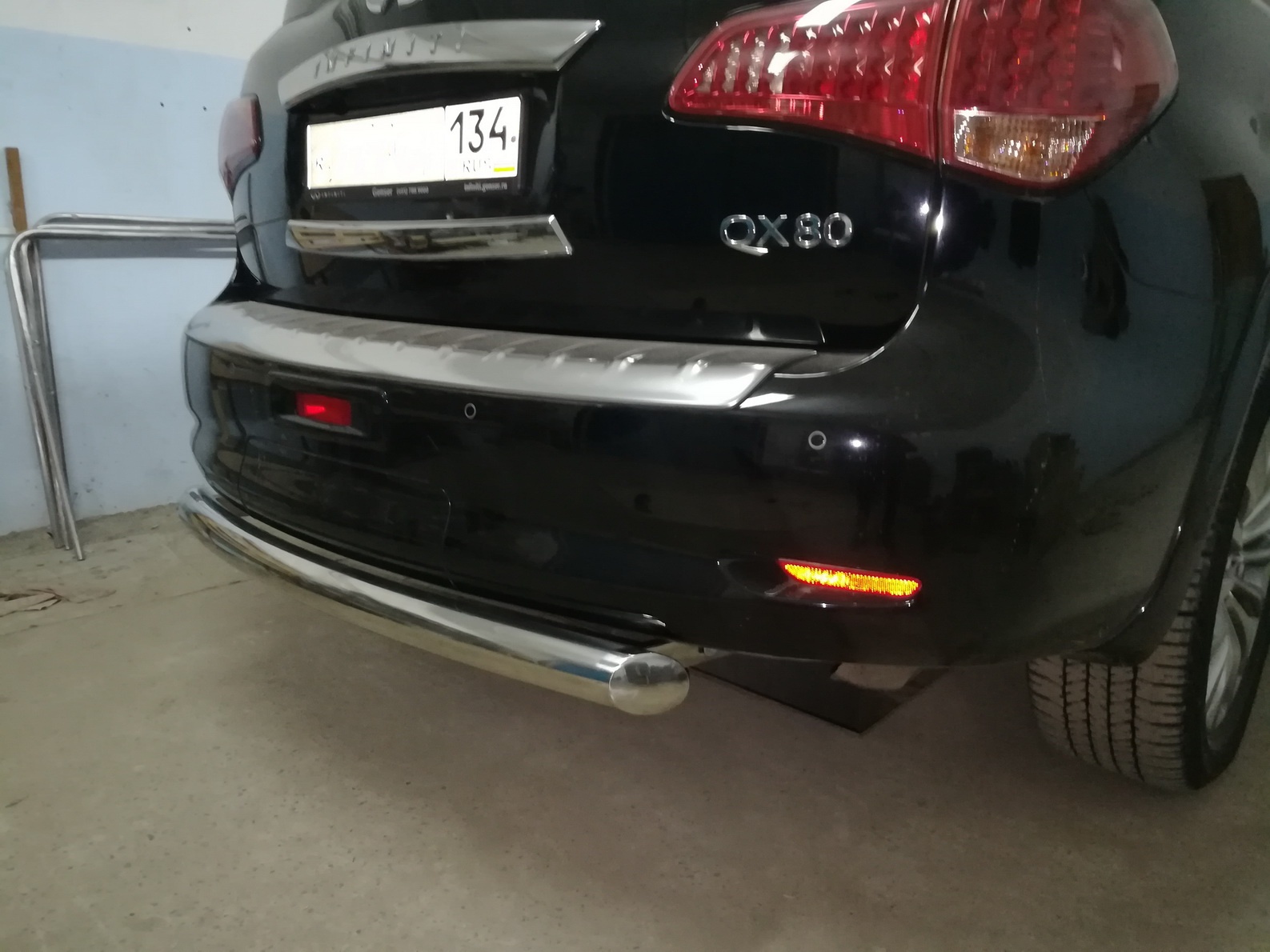 Защита заднего бампера d76 мм для Infiniti QX80 I Рестайлинг