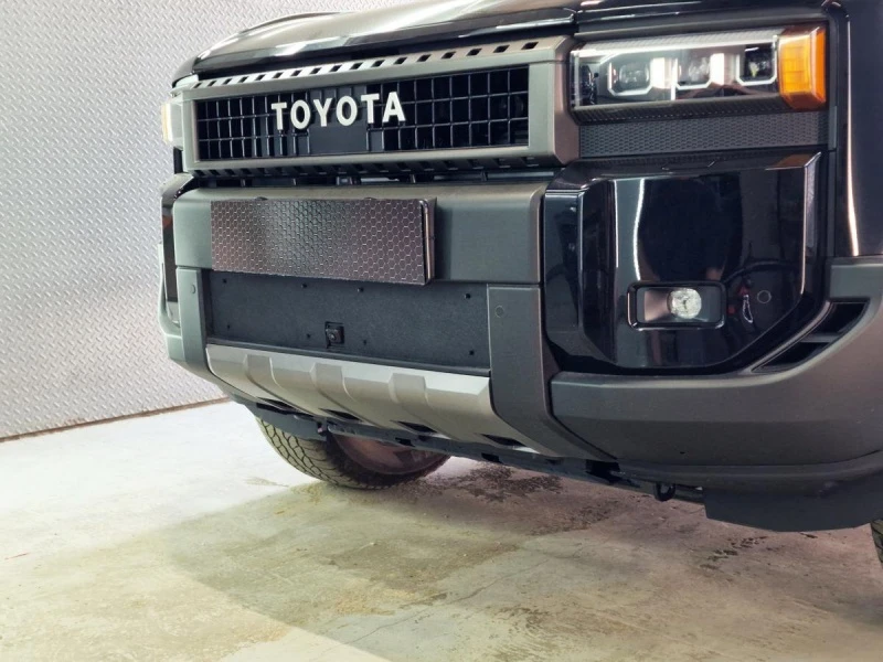 Зимняя заглушка радиатора на стяжке низ для Toyota Land Cruiser Prado 250 Series Черный Стрелка 11 ZZ.TLC250