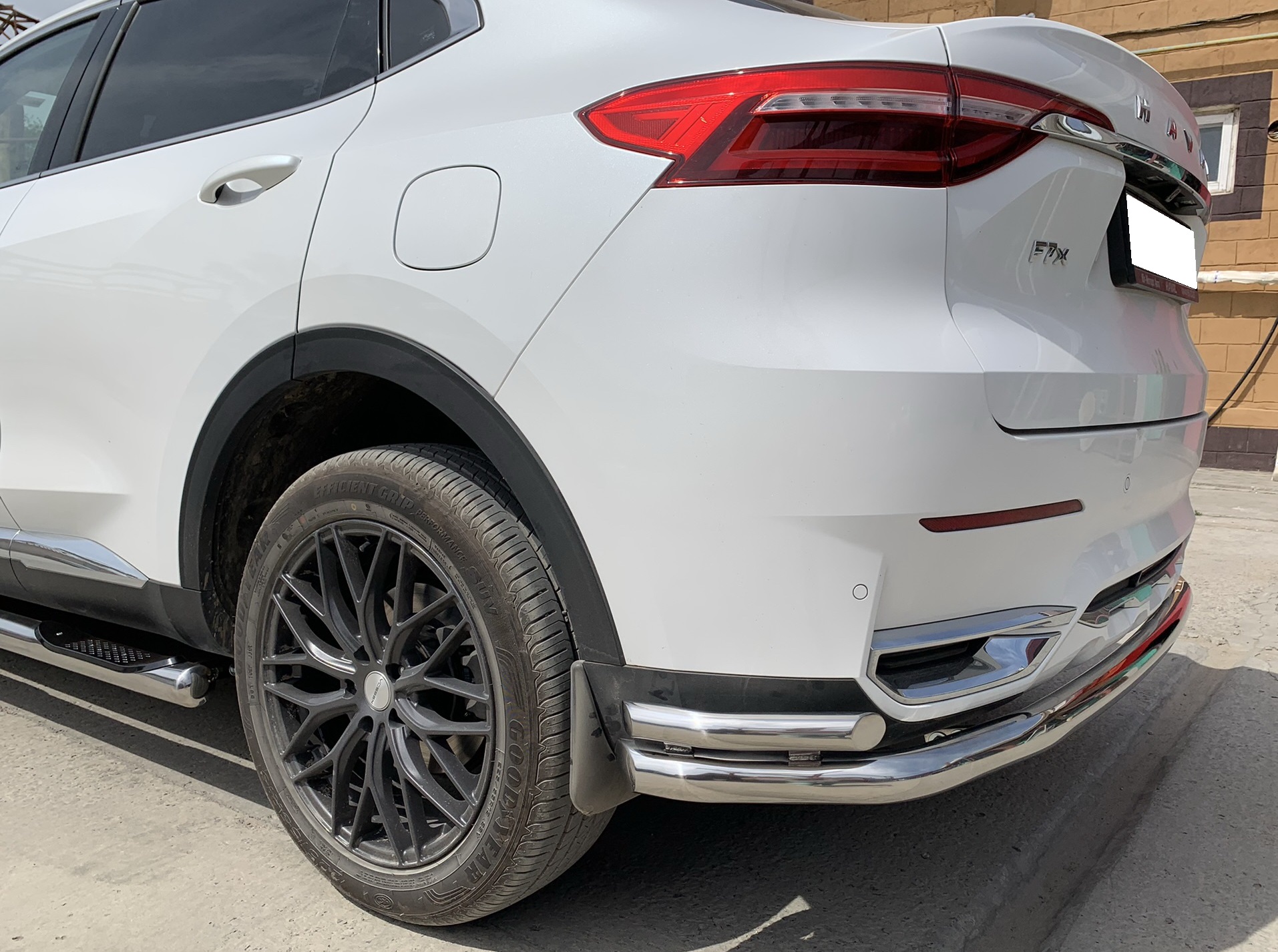 Защита заднего бампера угловая большая двойная d60/42 мм для Haval F7x I