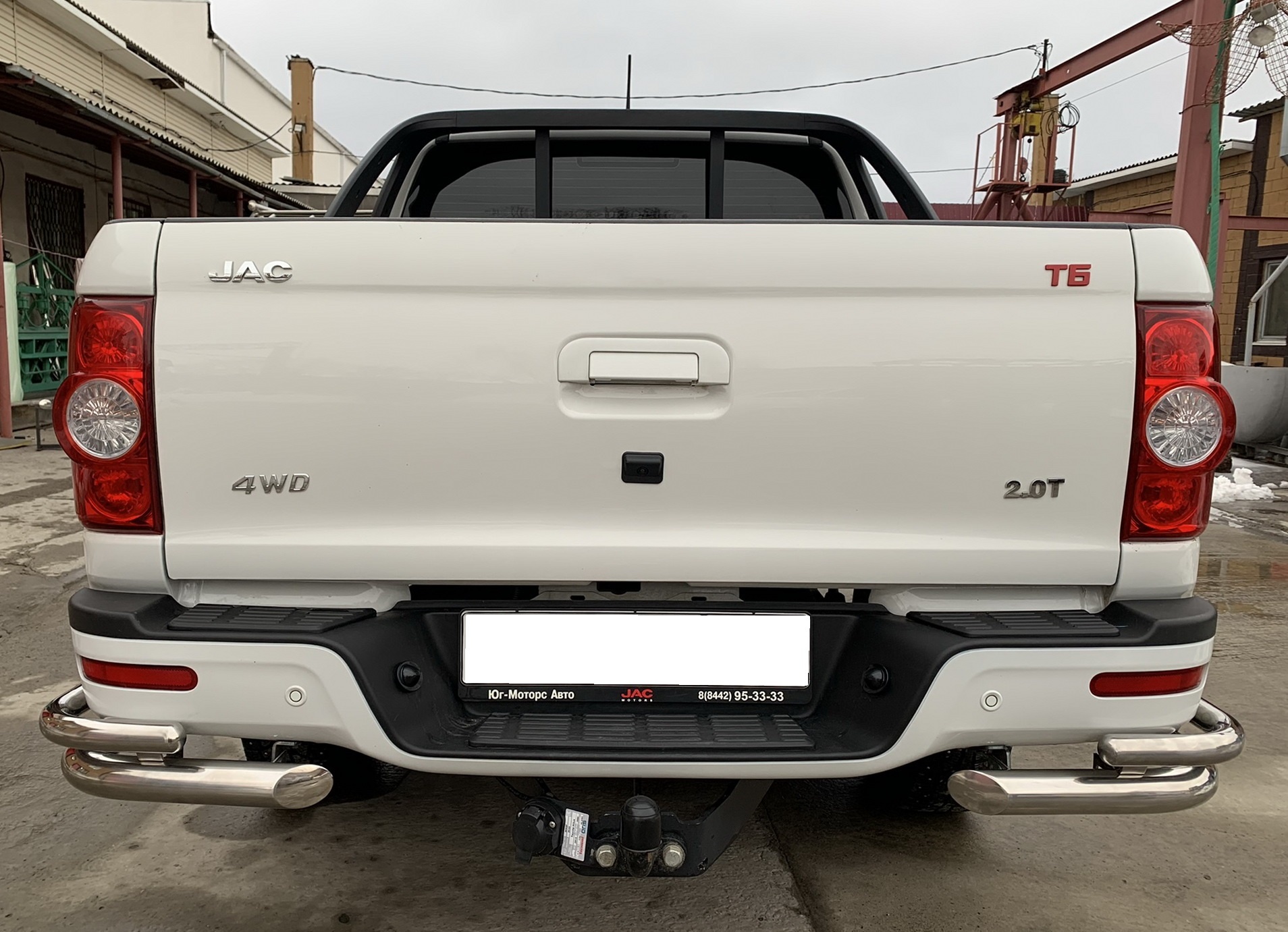 Защита заднего бампера угловая двойная d60/42 мм для JAC T6