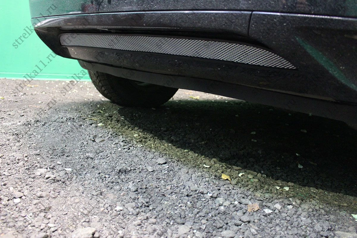 Защитная сетка радиатора низ для Volkswagen Touareg II